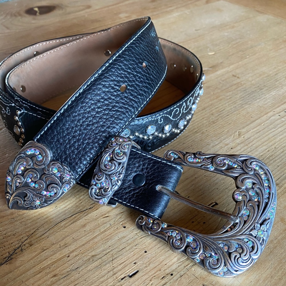 Tony Lama western belt in GREAT condition